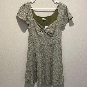 Green with white dot pattern Abercrombie mini dress with sleeves and pockets!